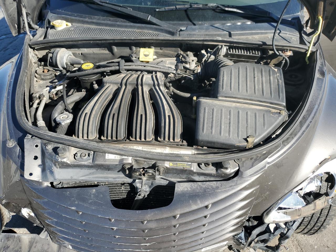 2001 Chrysler PT Cruiser - Image 12