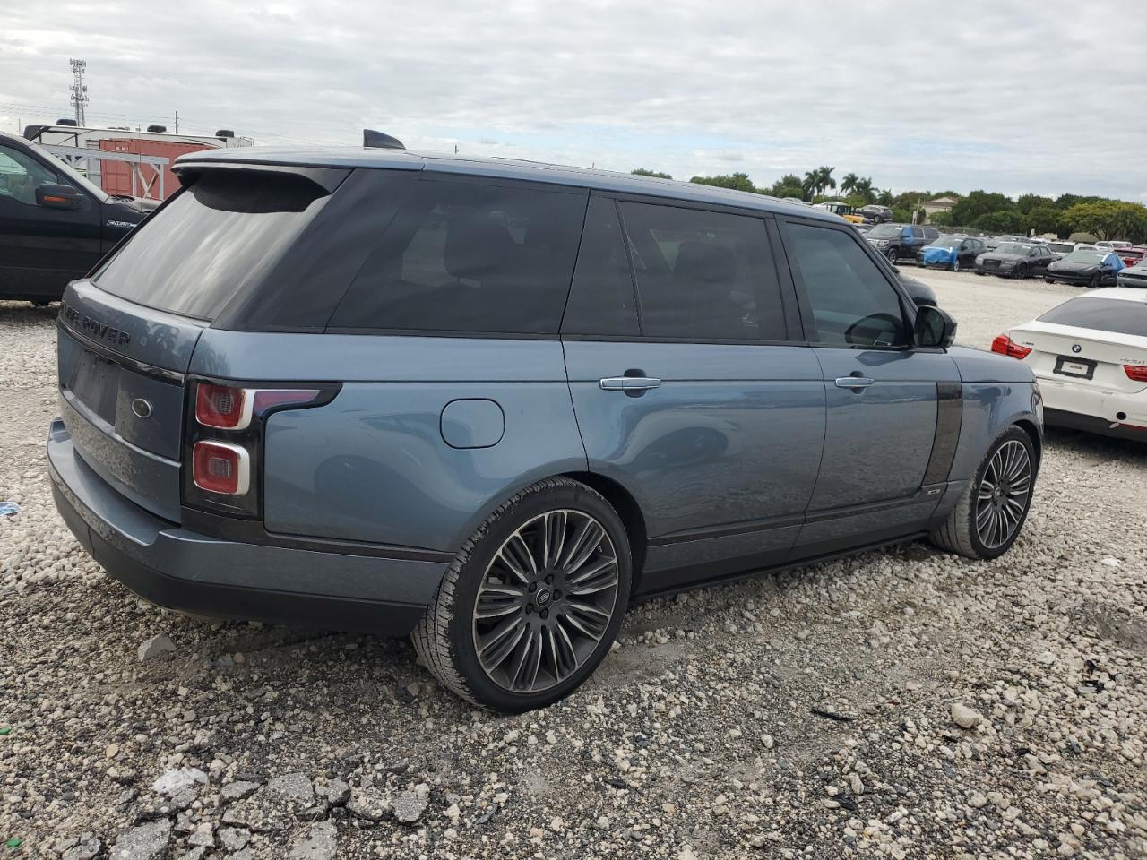 2019 Land Rover Range Rover - Image 3