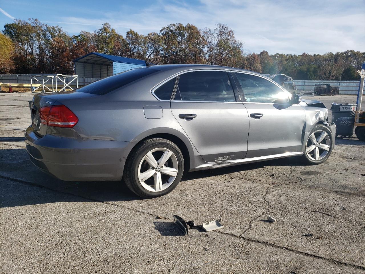 2014 Volkswagen Passat - Image 3