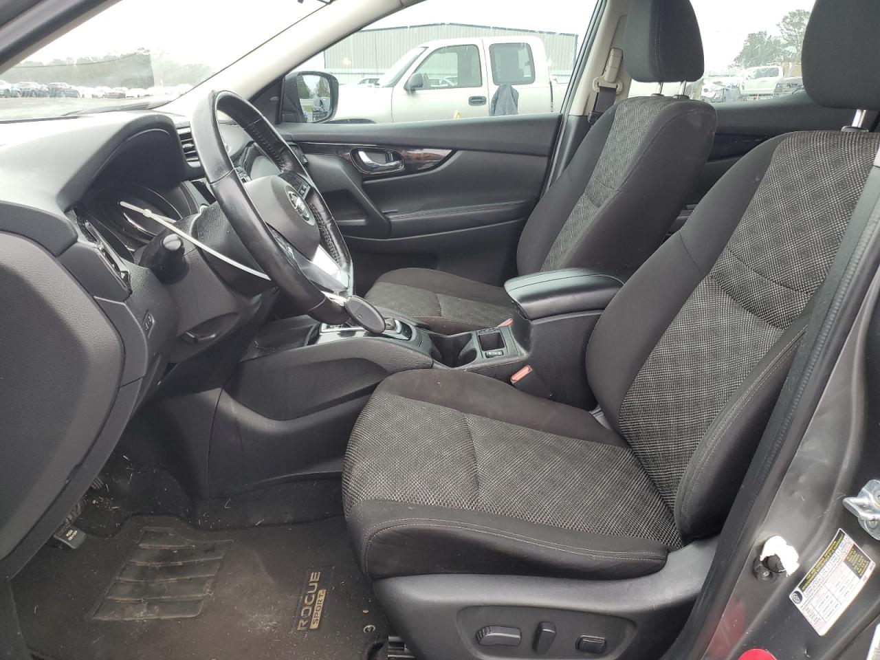 2017 Nissan Rogue - Image 7