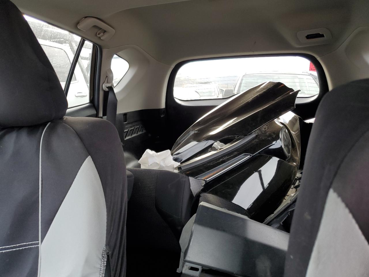 2018 Toyota RAV 4 - Image 10
