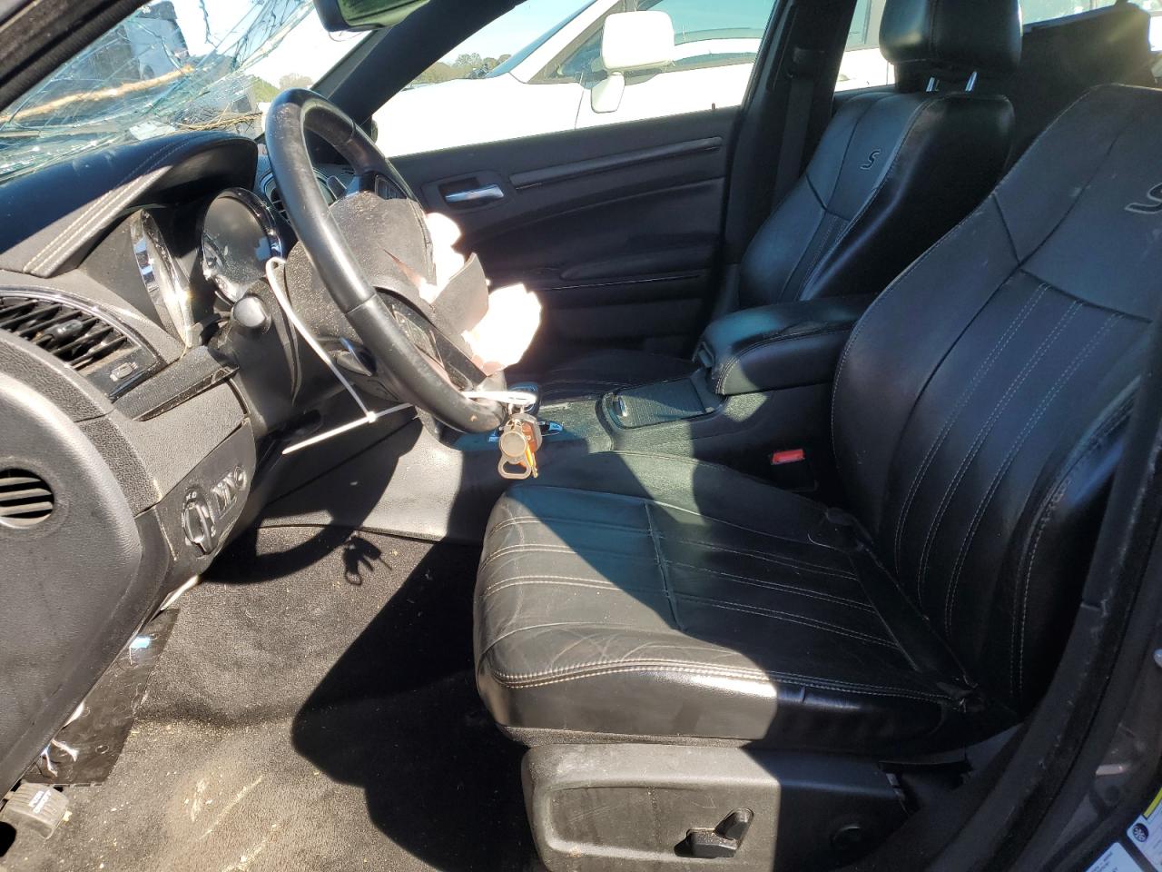 2014 Chrysler 300 - Image 7