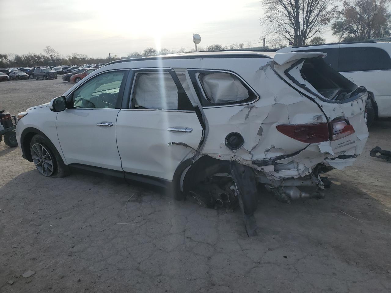 2018 Hyundai Santa Fe - Image 2