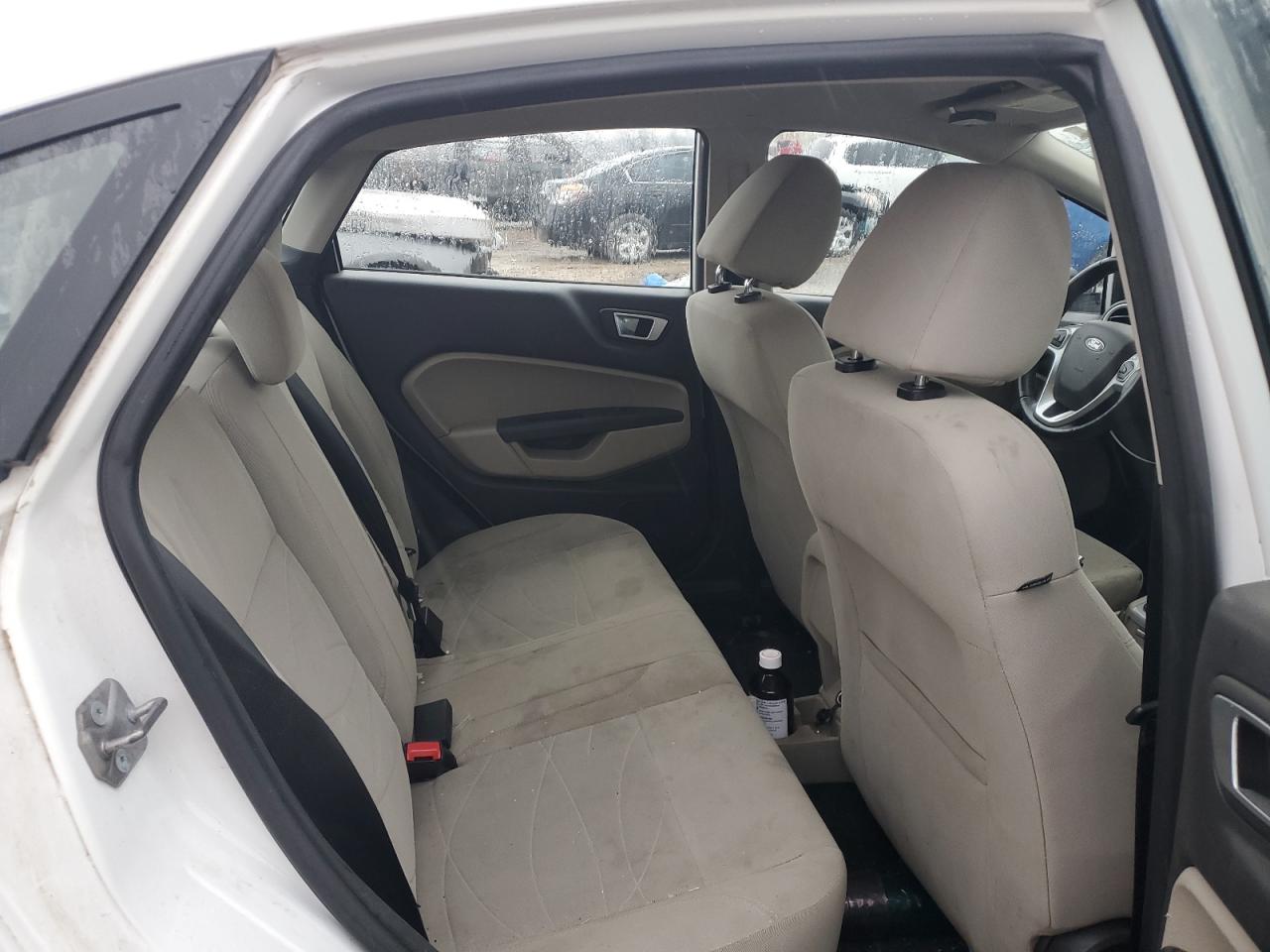 2014 Ford Fiesta - Image 10
