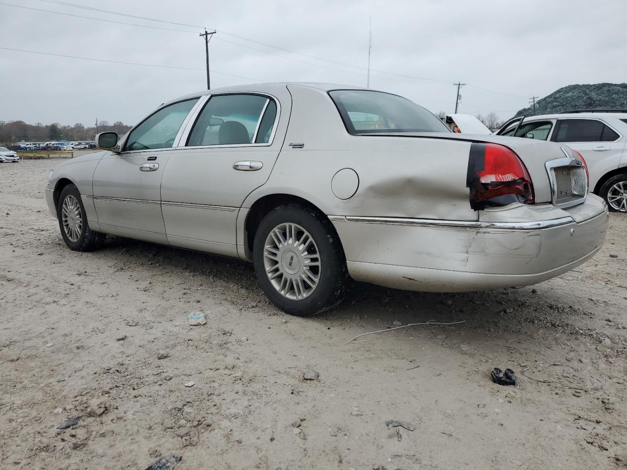 2005 Lincoln Town Car Signature Limited VIN: 1LNHM82W15Y661449 Lot: 78777424