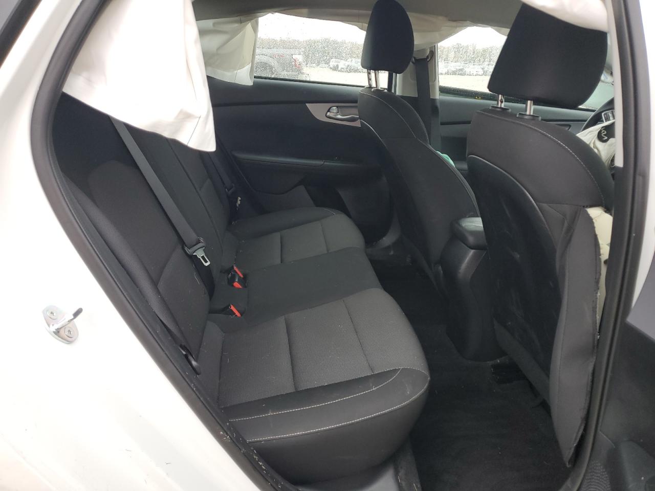 2024 Kia Forte - Image 10