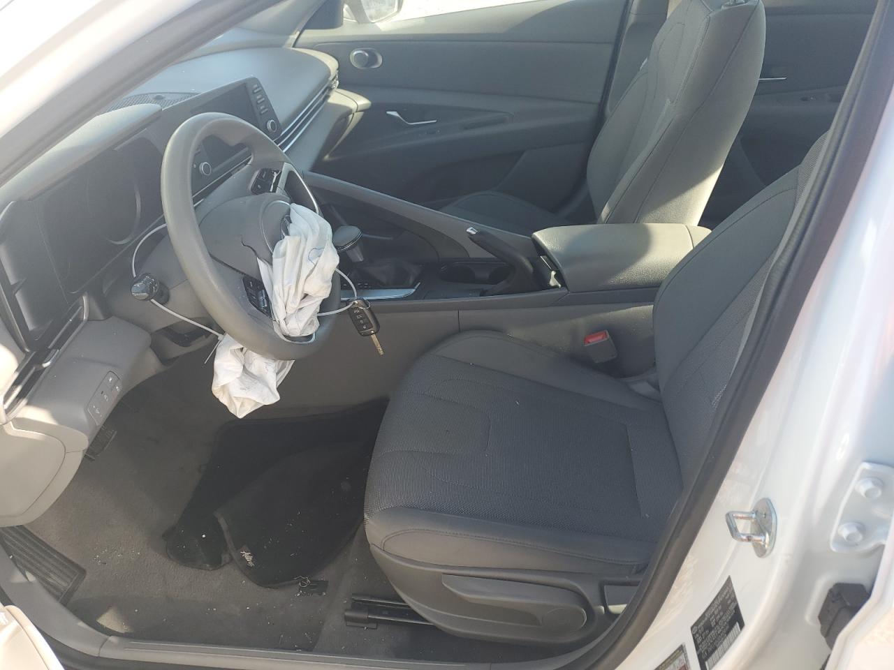 2021 Hyundai Elantra - Image 7