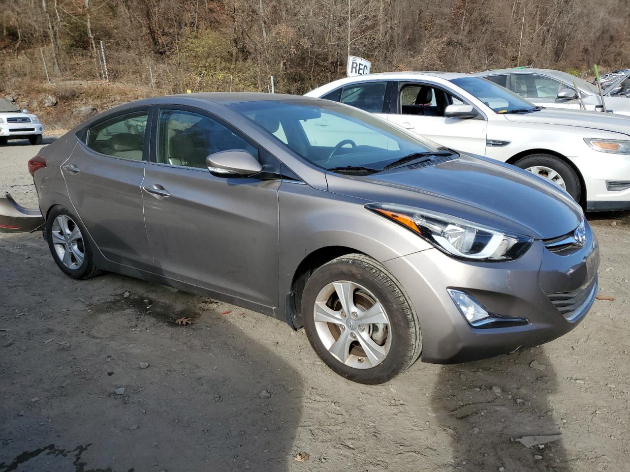 2016 Hyundai Elantra - Image 4