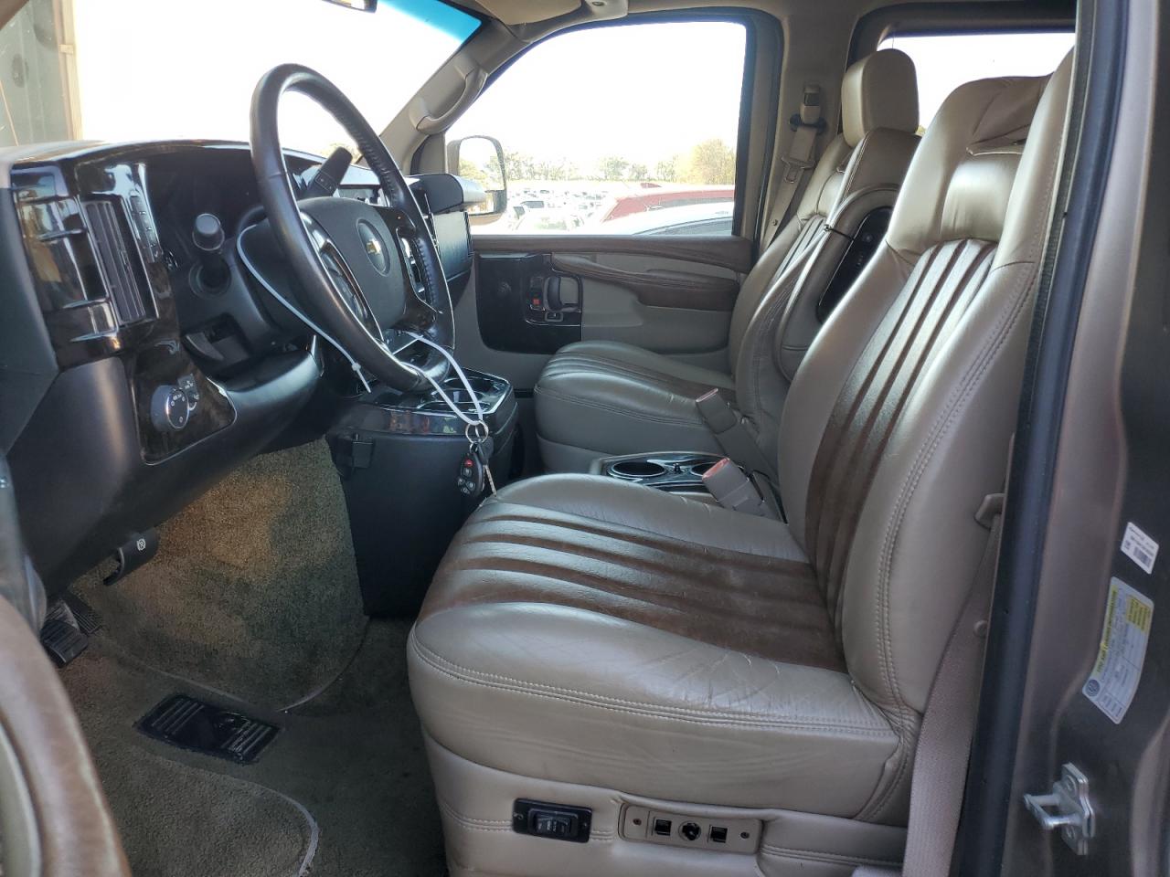 2014 Chevrolet Express - Image 7