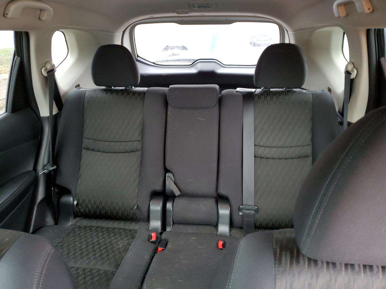 2017 Nissan Rogue - Image 10