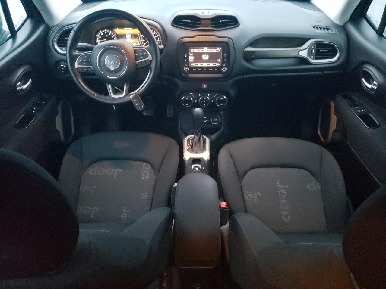 2017 Jeep Renegade - Image 8