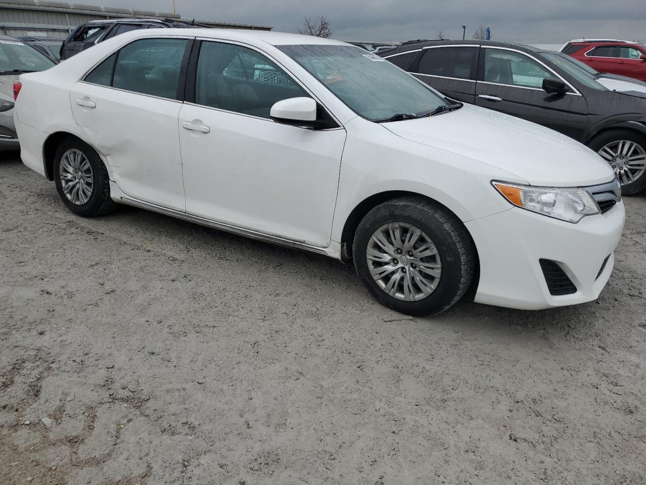 2014 Toyota Camry - Image 4