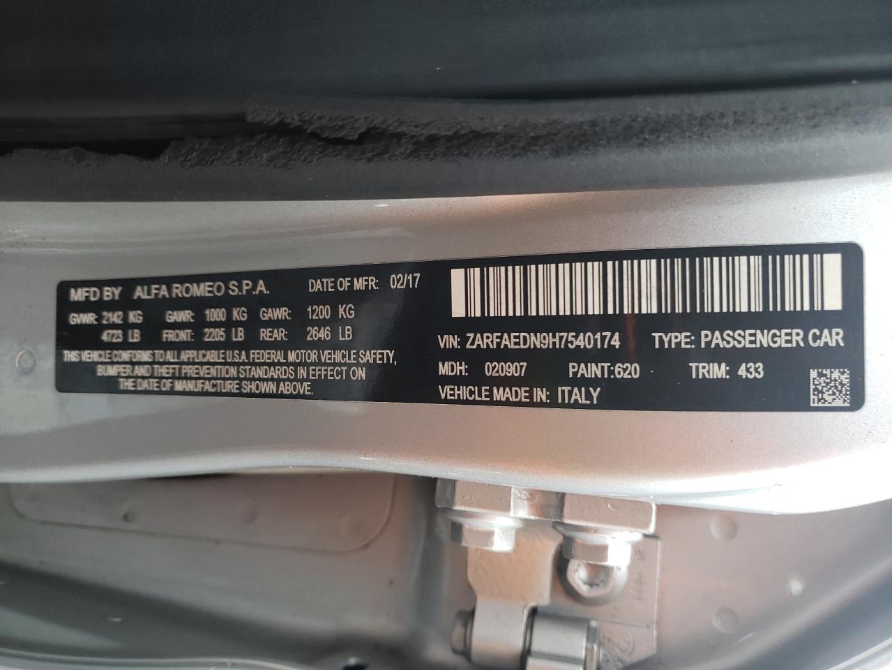 2017 Alfa Romeo Giulia - Image 14