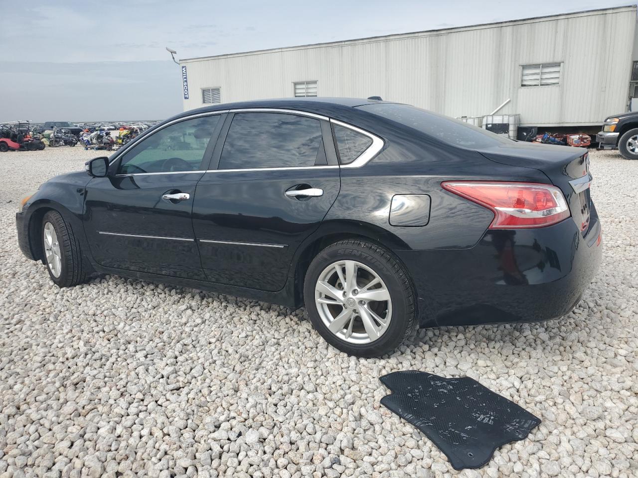 2013 Nissan Altima - Image 2