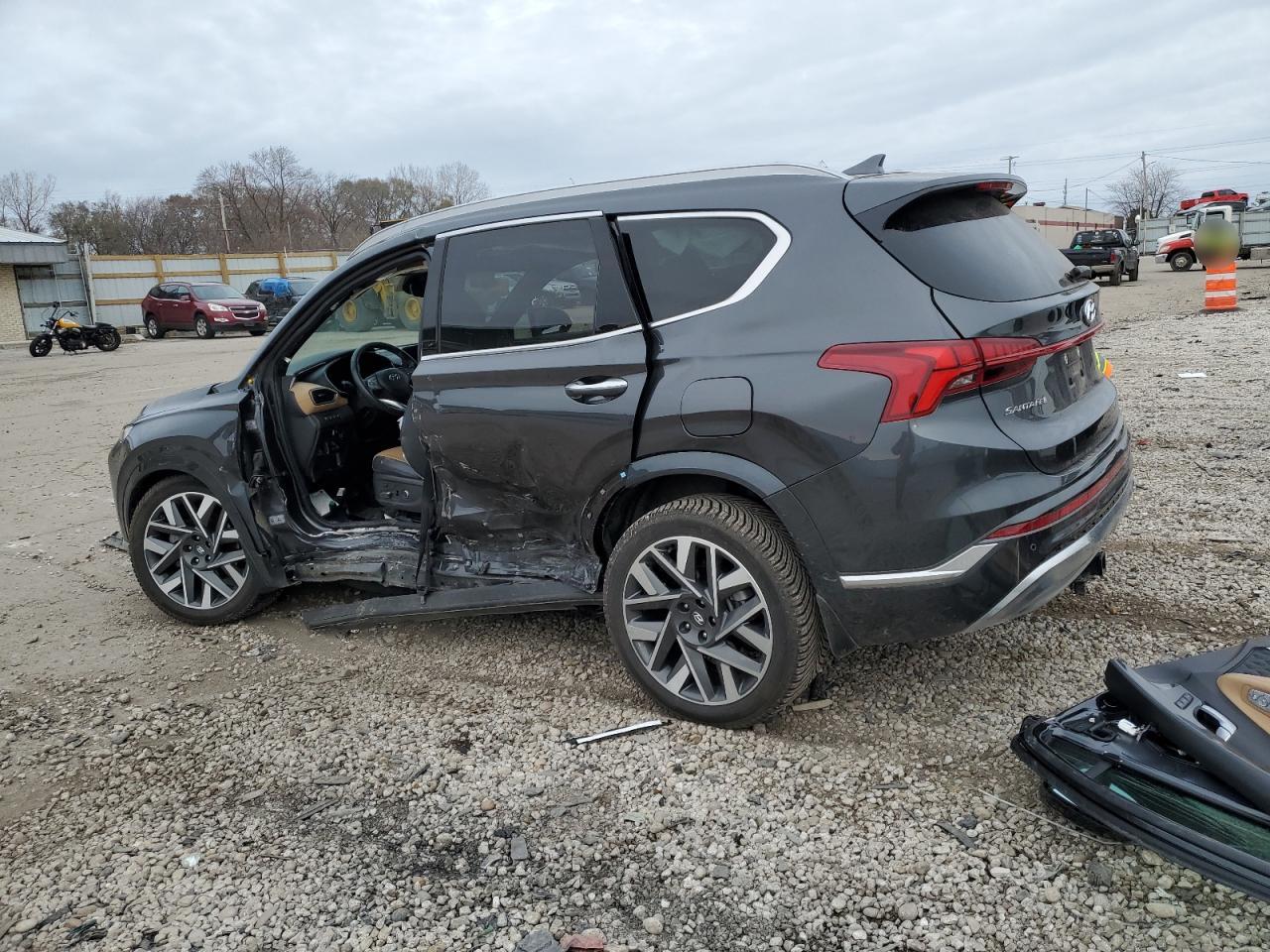 2023 Hyundai Santa Fe - Image 2