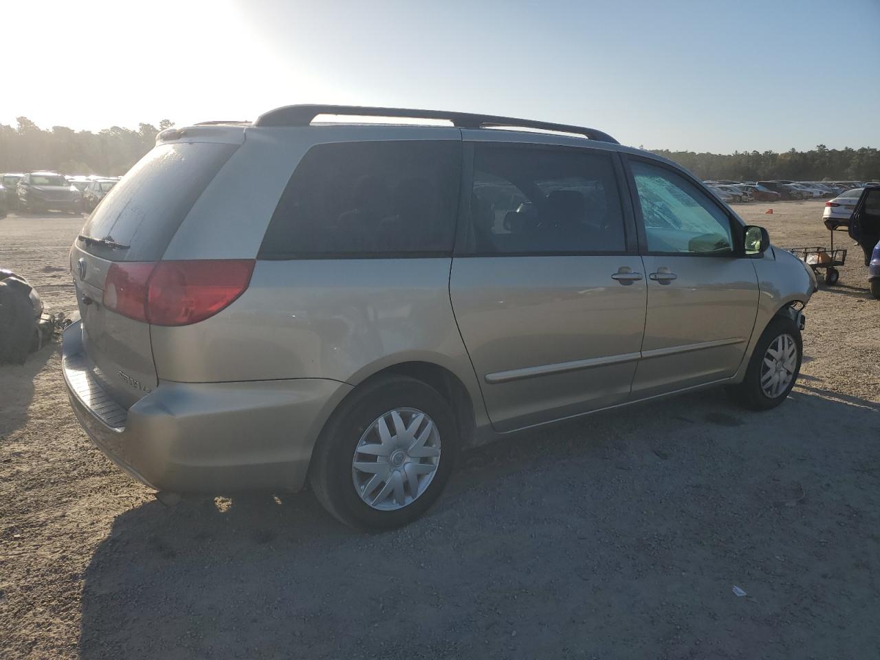 2006 Toyota Sienna - Image 3
