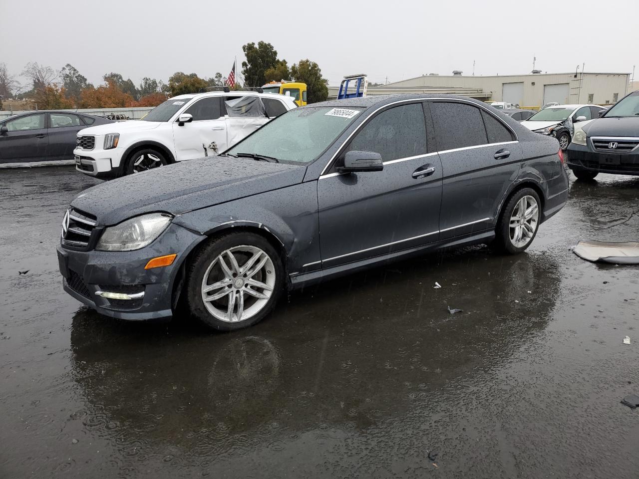 VIN WDDGF8AB2EA939928 2014 MERCEDES-BENZ C-CLASS no.1