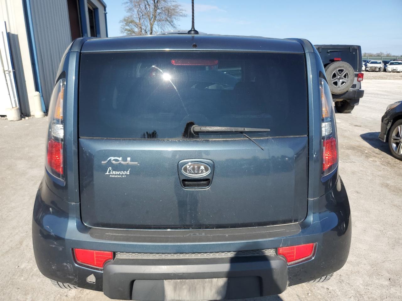 2011 Kia Soul + VIN: KNDJT2A2XB7329435 Lot: 79820784