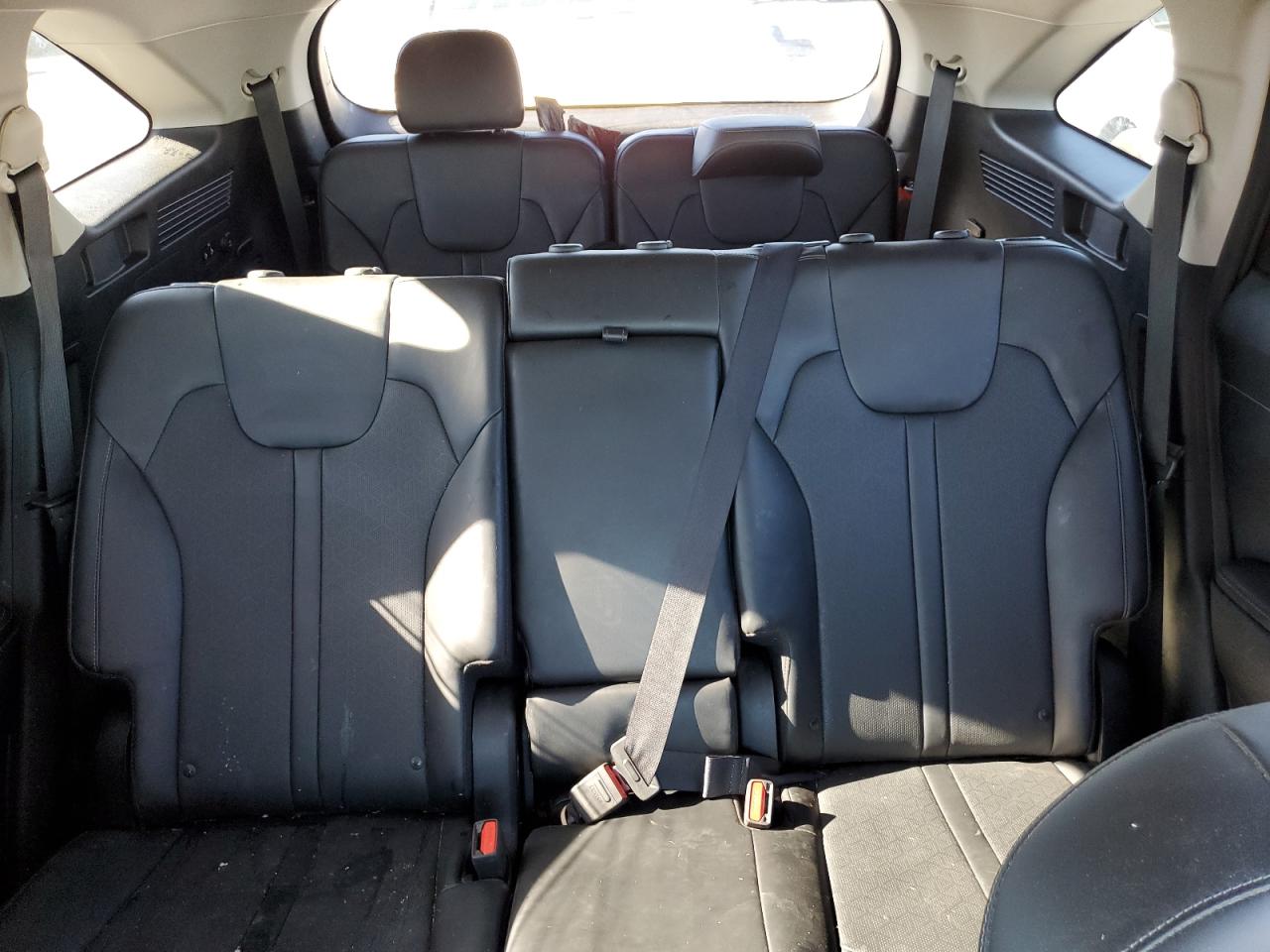 2023 Kia Sorento - Image 10