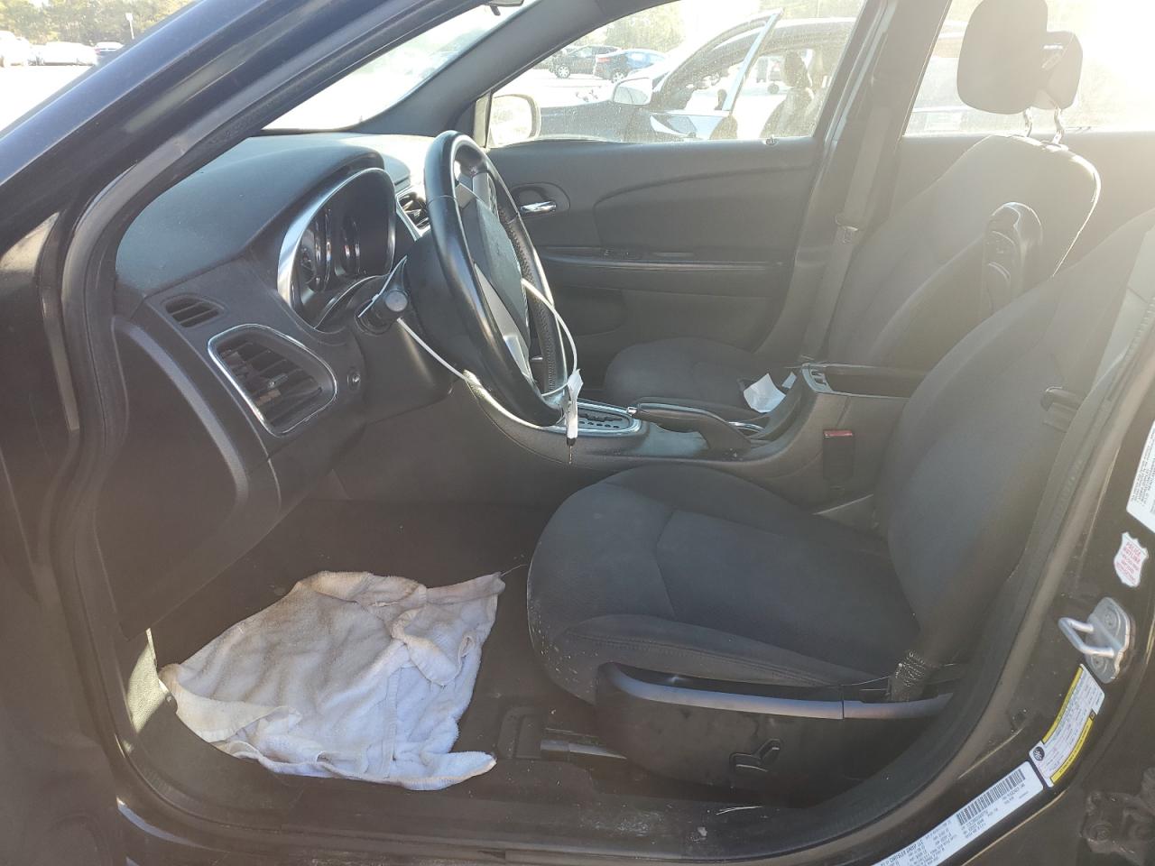 2013 Chrysler 200 - Image 7