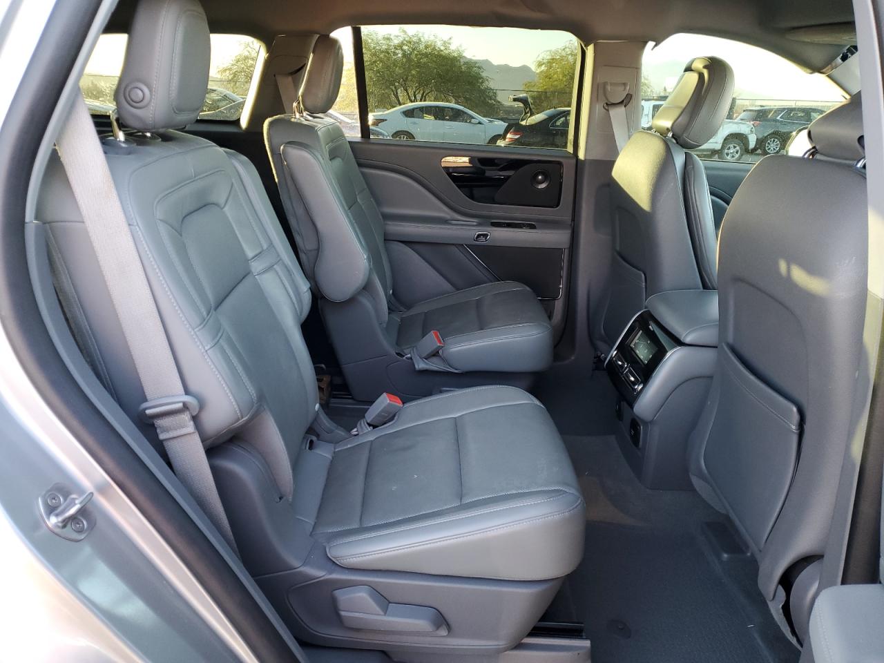 2020 Lincoln Aviator - Image 11