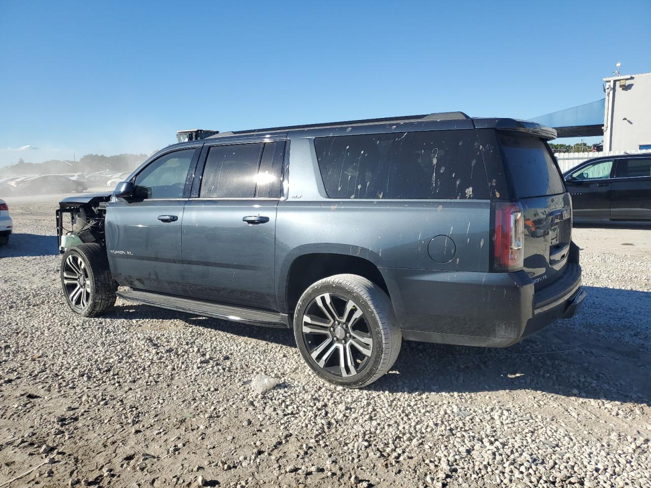 2019 GMC Yukon - Image 2