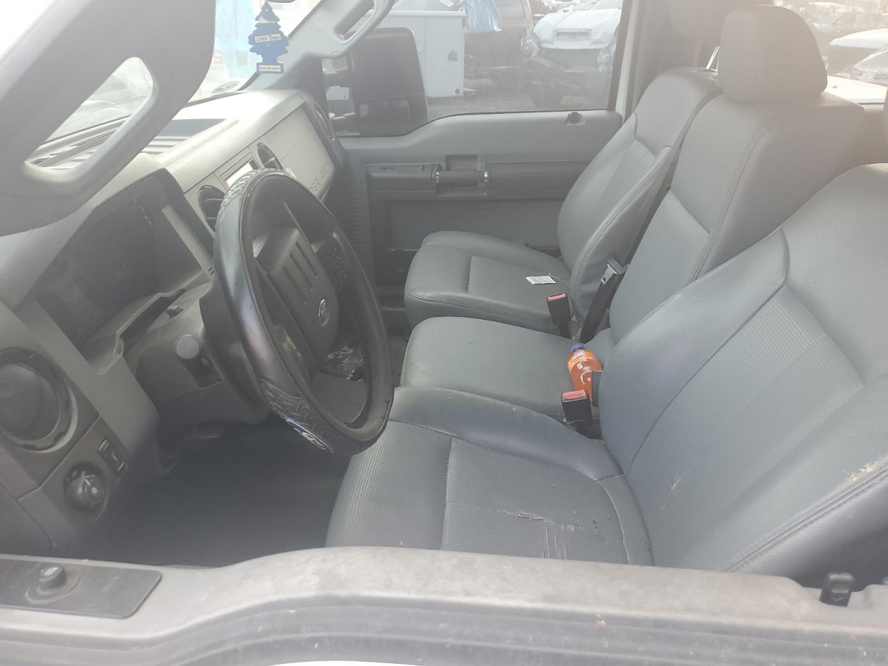 2015 Ford F350 - Image 7
