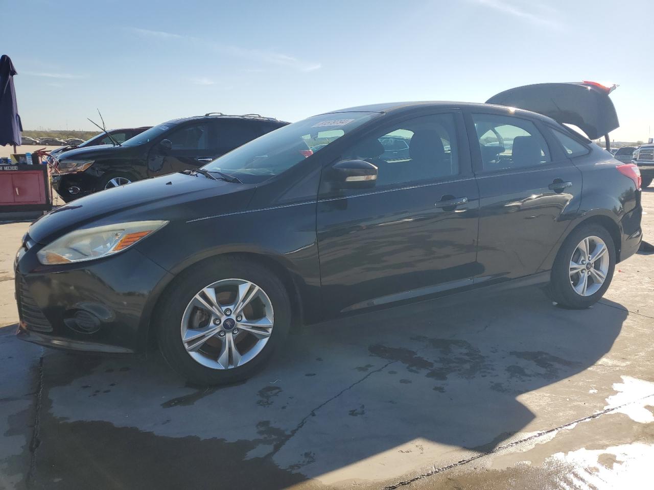 VIN 1FADP3F20EL378483 2014 FORD FOCUS no.1