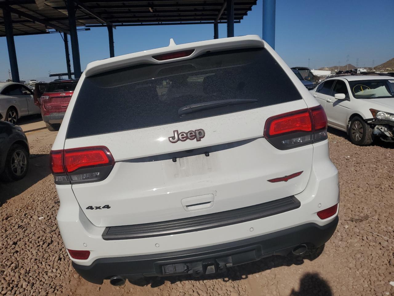 2017 Jeep Grand Cherokee - Image 6