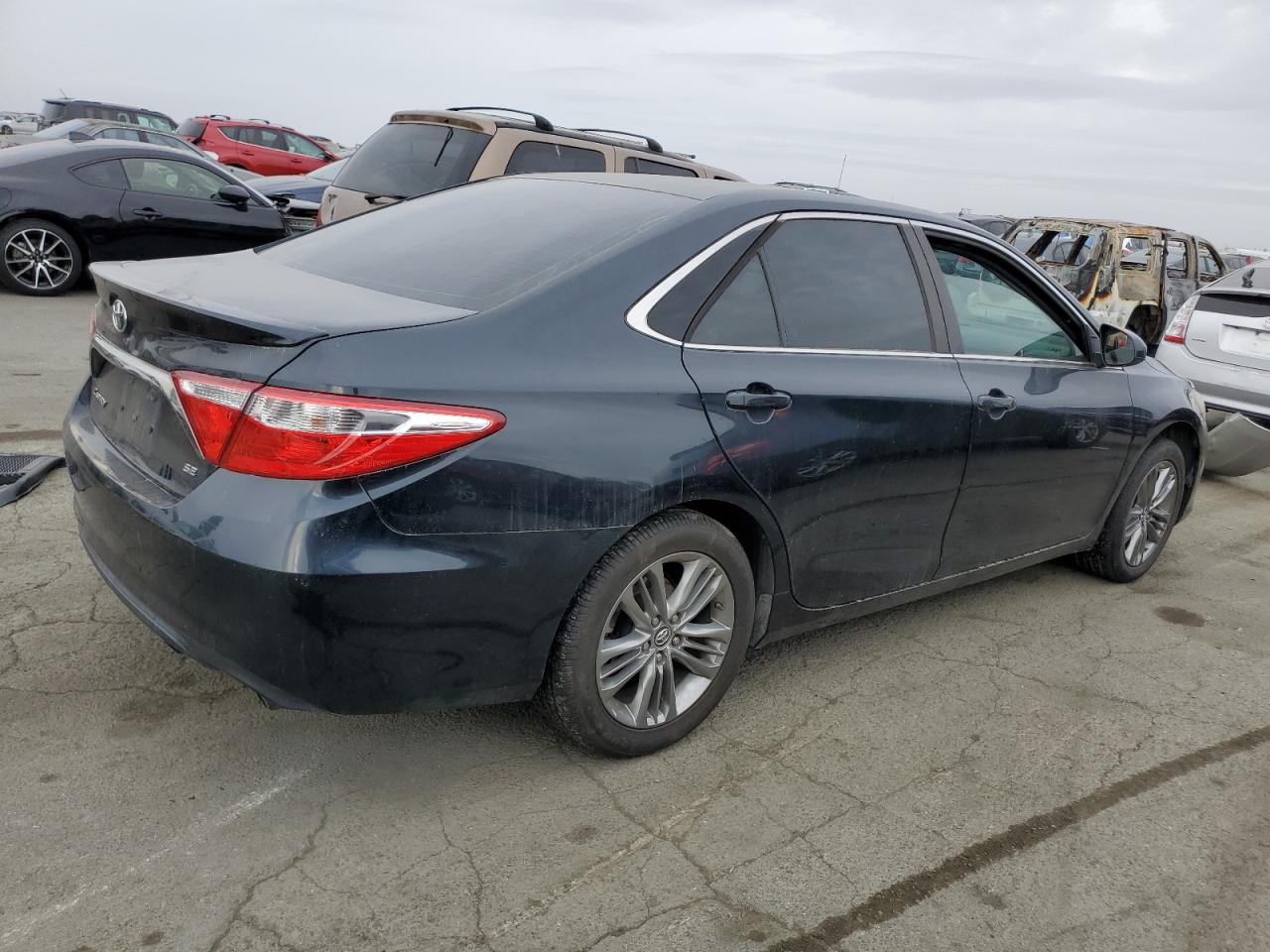 VIN 4T1BF1FK4HU436484 2017 TOYOTA CAMRY no.3