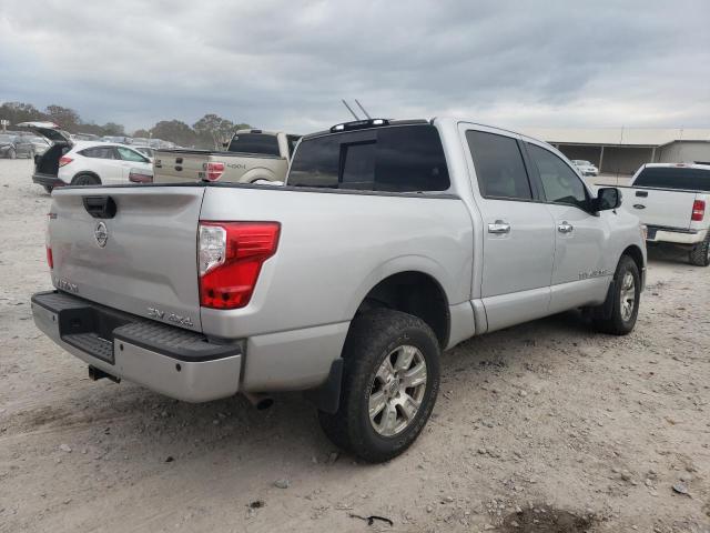  NISSAN TITAN 2018 Сріблястий