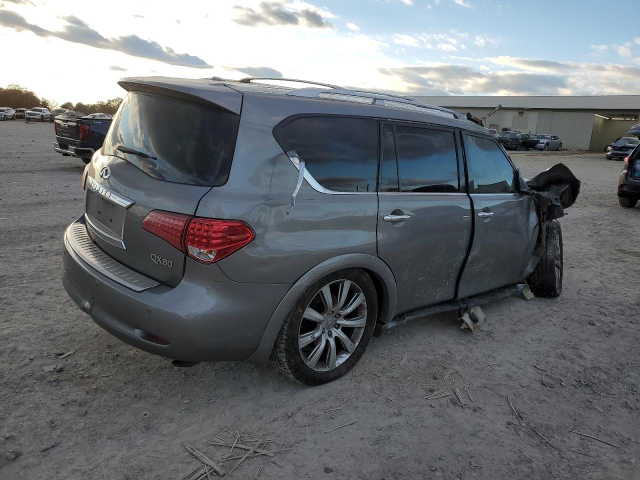 2014 Infiniti QX80 - Image 3