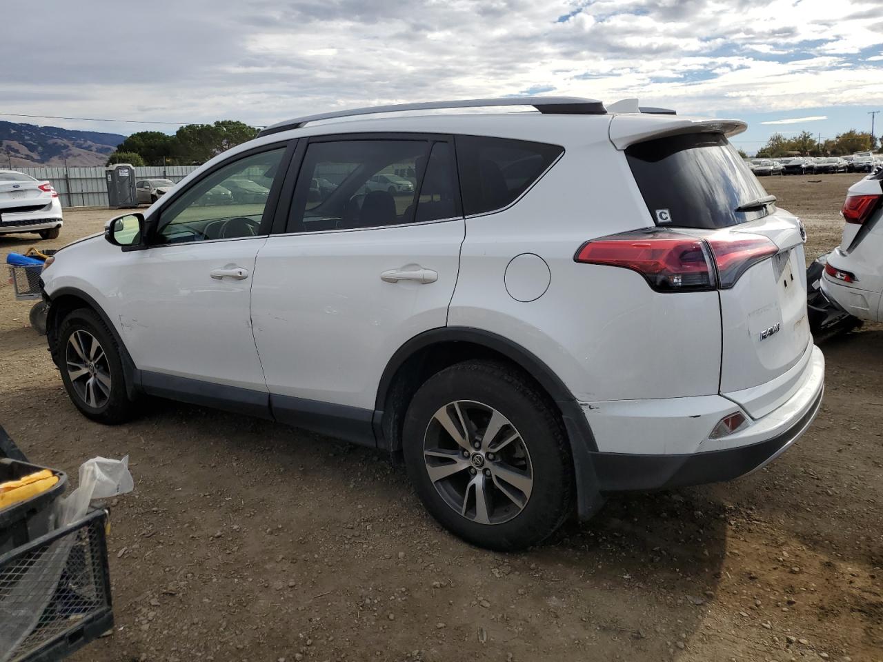 VIN JTMRFREV8HD200837 2017 TOYOTA RAV4 no.2