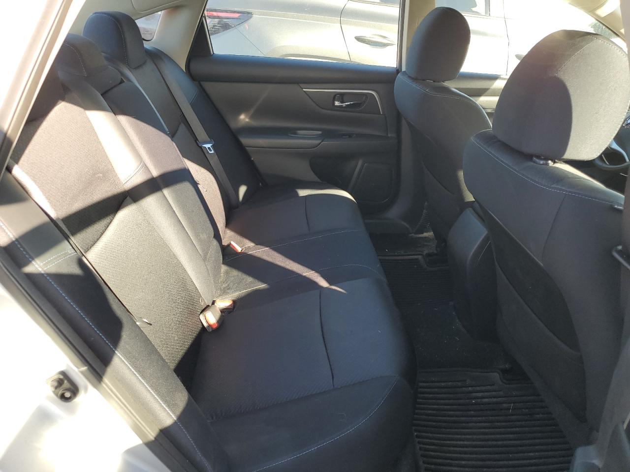 2016 Nissan Altima - Image 10