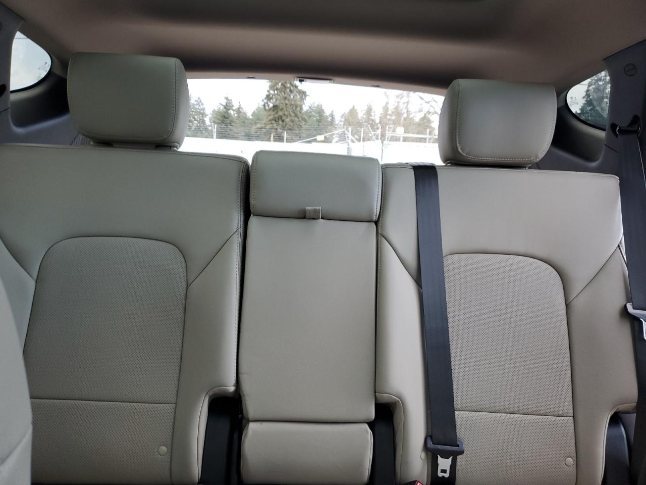 2018 Hyundai Santa Fe - Image 10