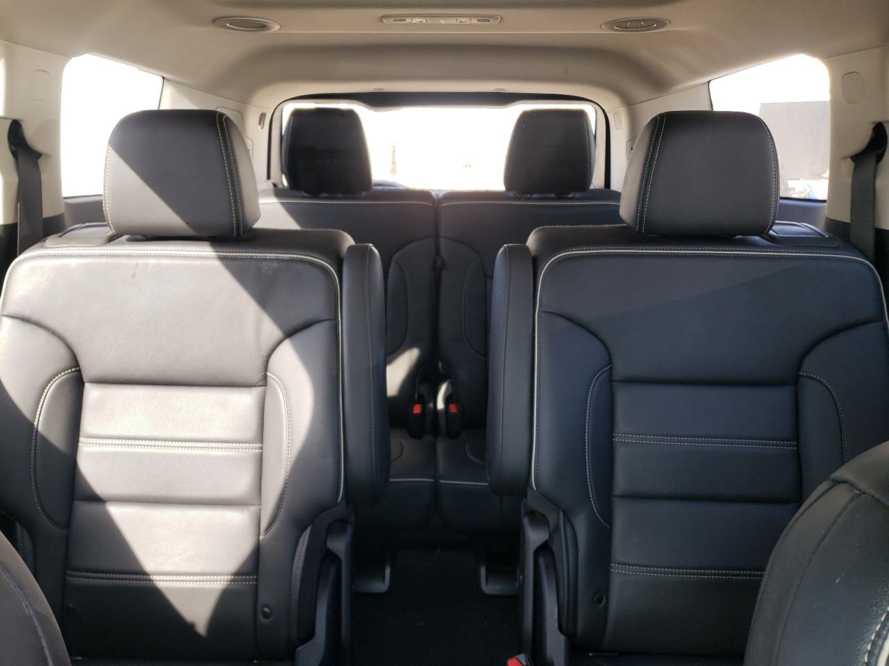 2021 GMC Acadia - Image 10