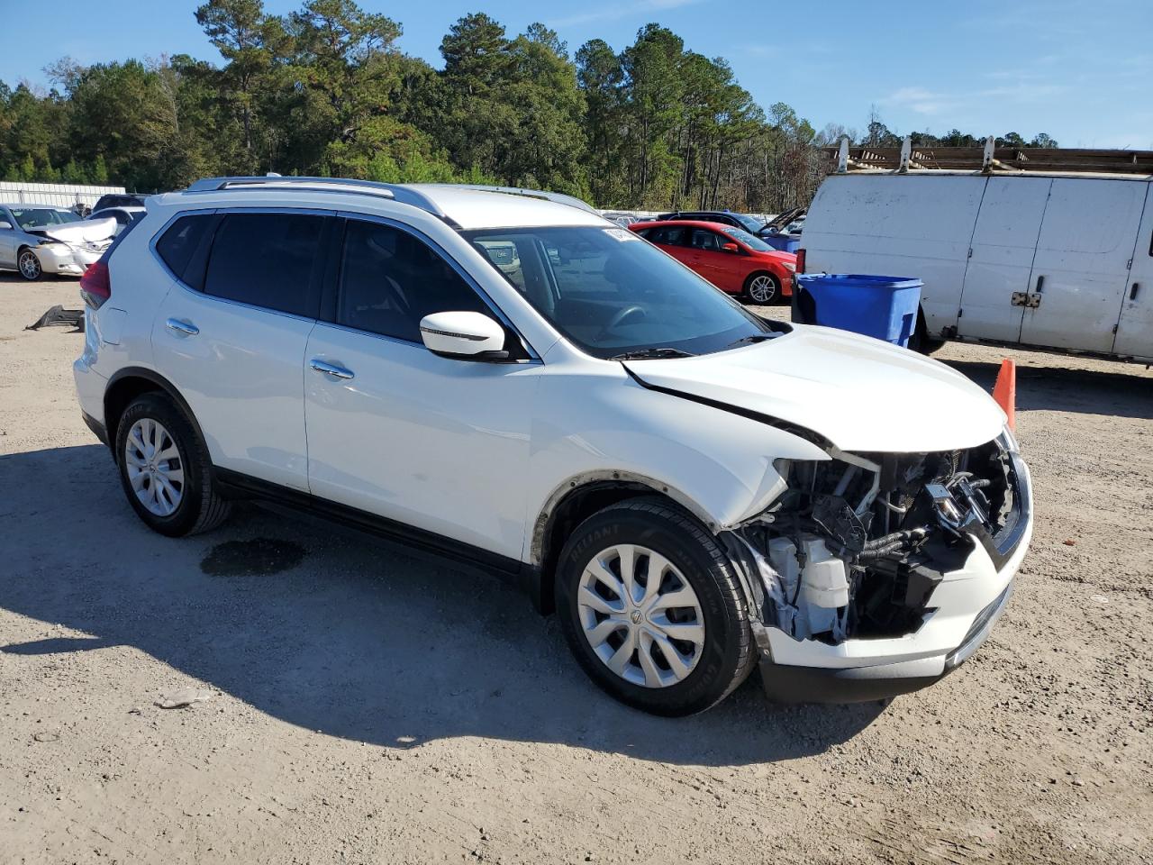 2017 Nissan Rogue - Image 4