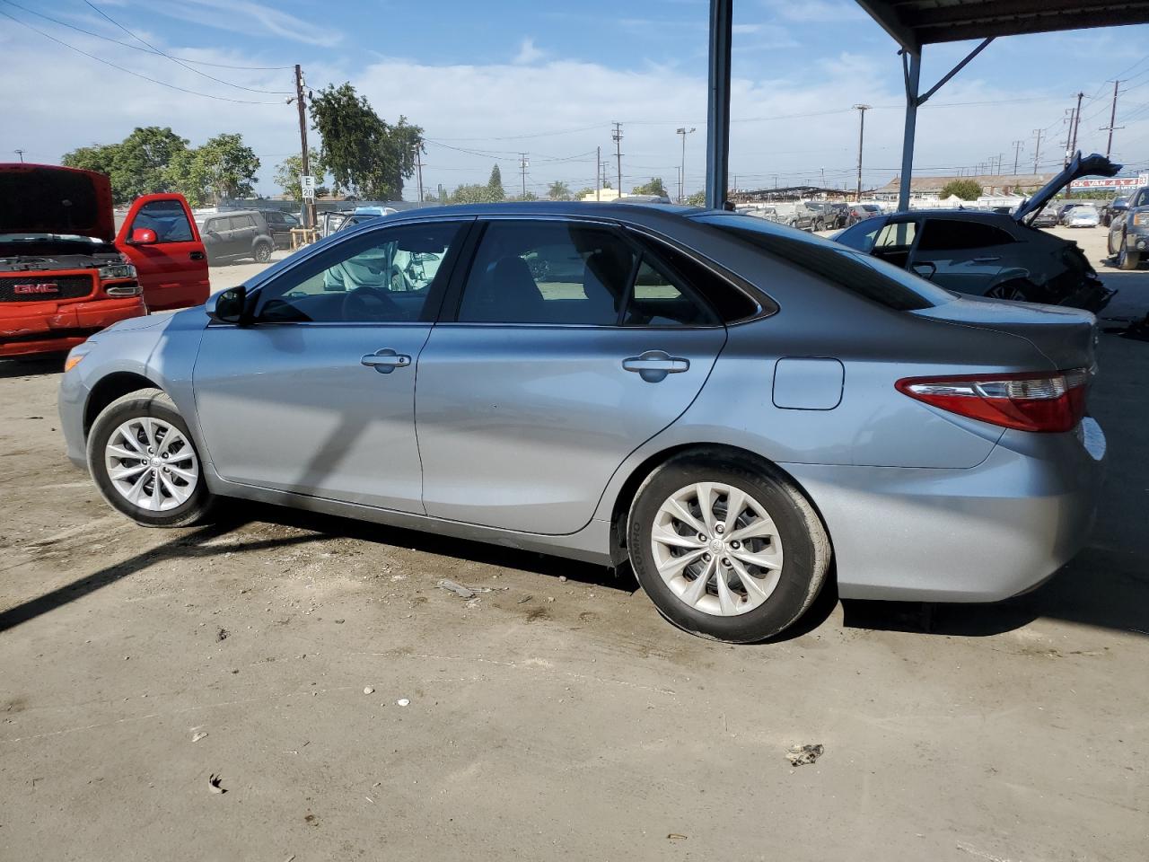 VIN 4T1BF1FK4HU813962 2017 TOYOTA CAMRY no.2