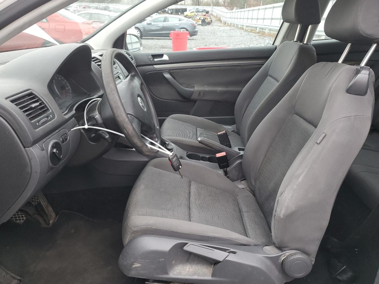 2007 Volkswagen Rabbit VIN: WVWAR71K37W070487 Lot: 82368384