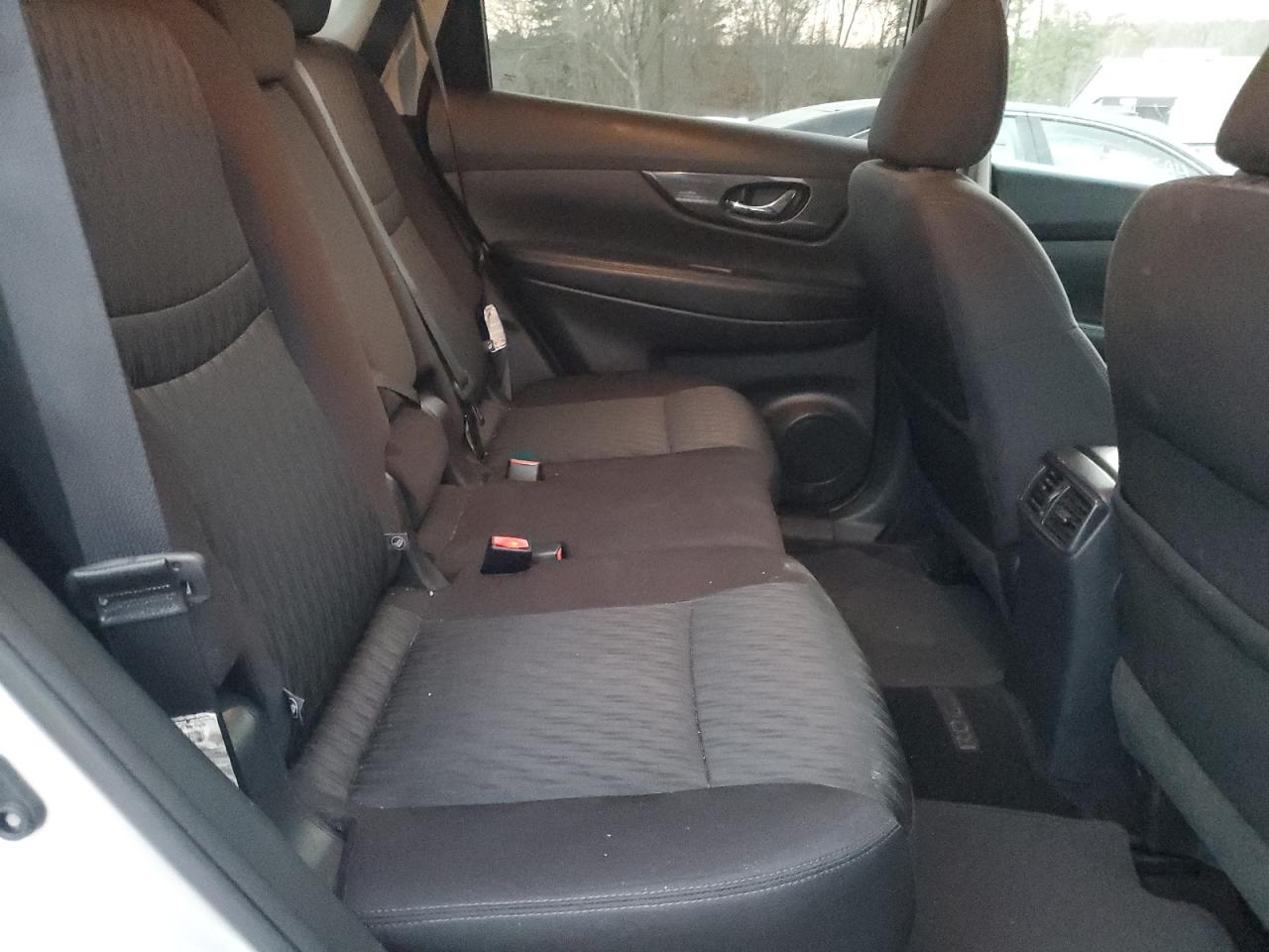 2017 Nissan Rogue - Image 11