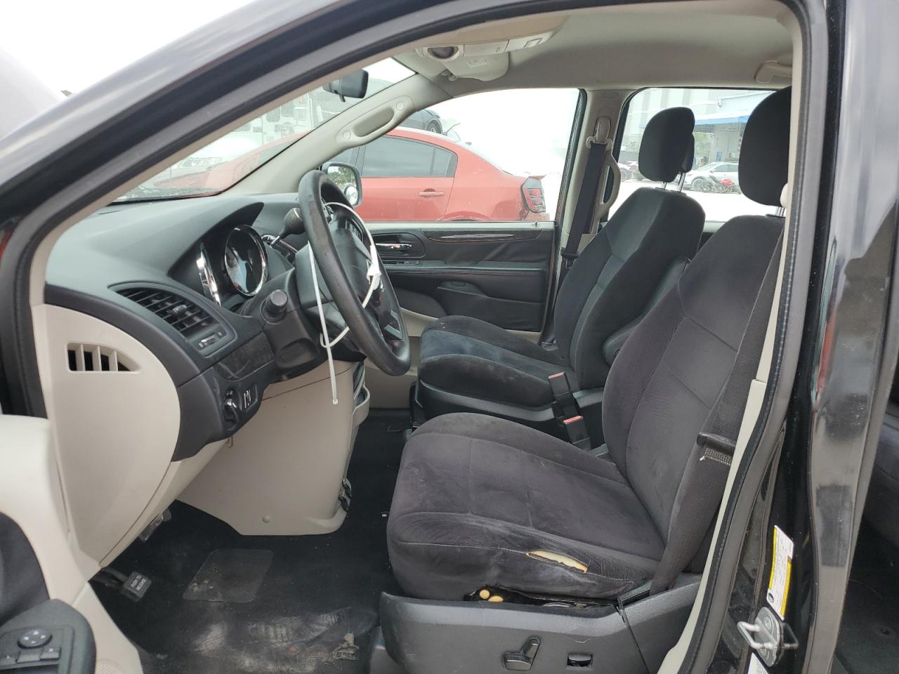 2014 Dodge Caravan - Image 7