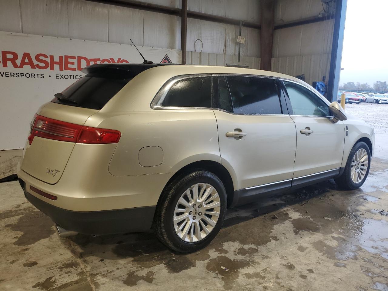 2011 Lincoln MKT - Image 3