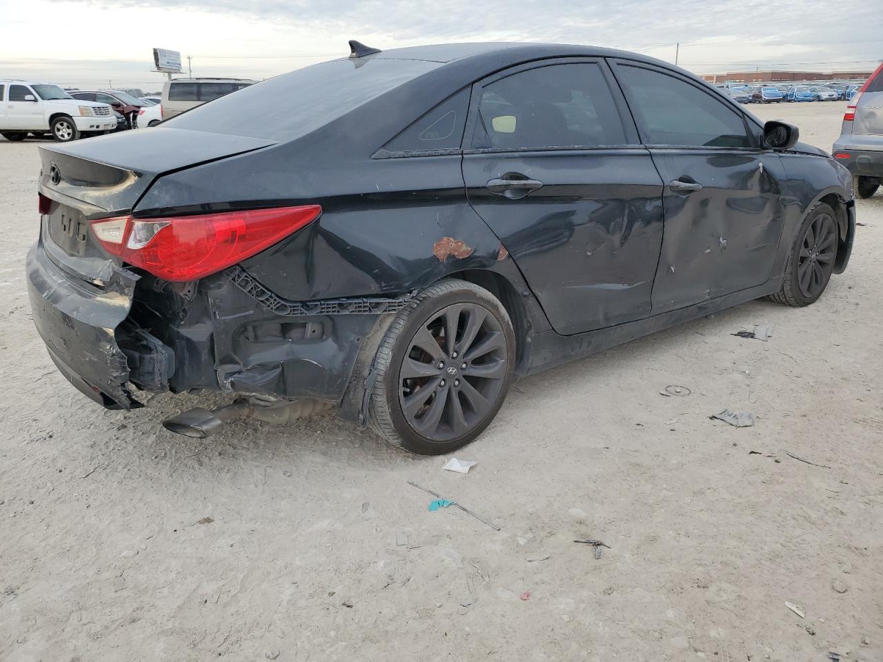 2011 Hyundai Sonata - Image 3
