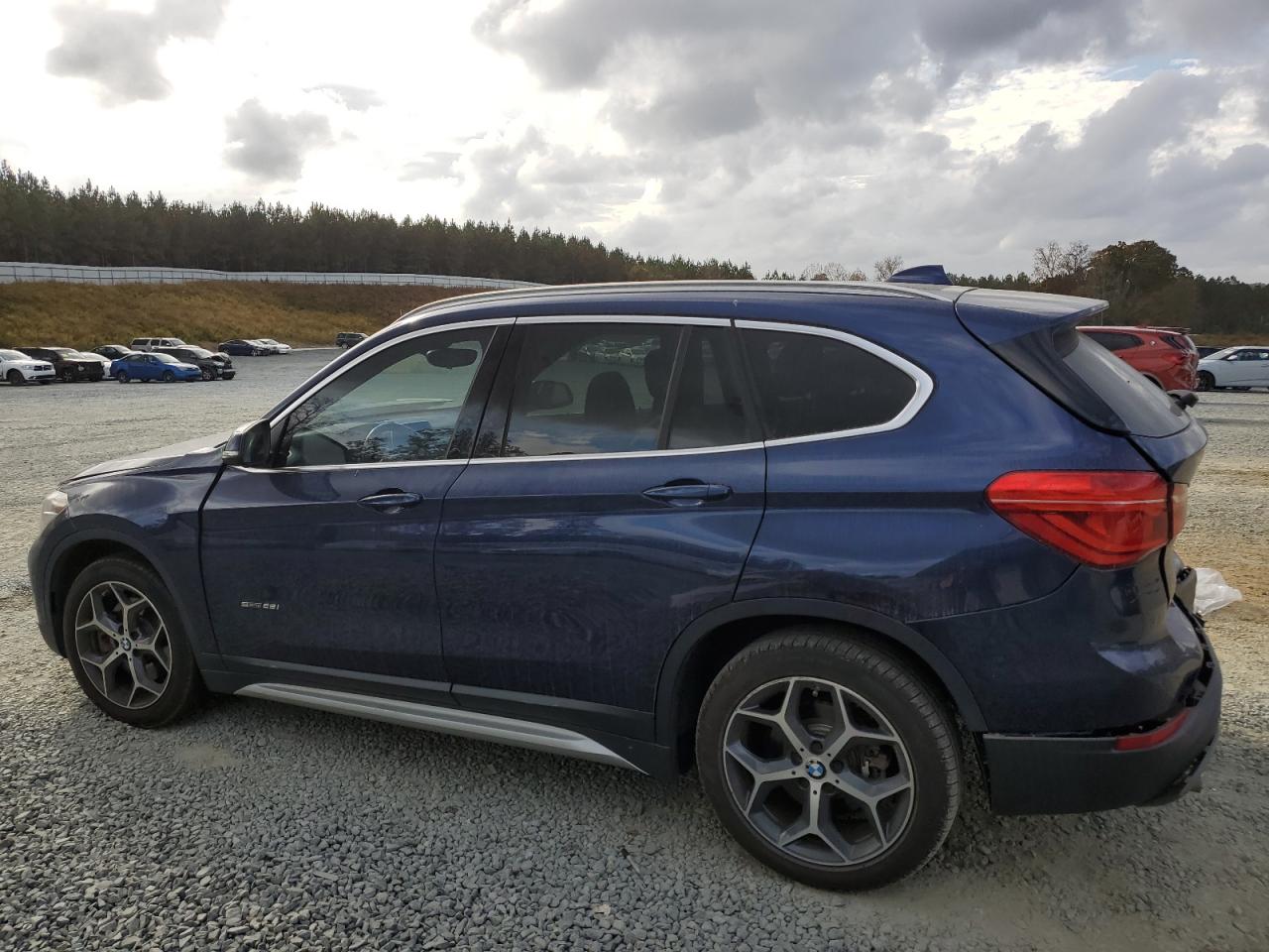 VIN WBXHU7C33J5H40528 2018 BMW X1 no.2