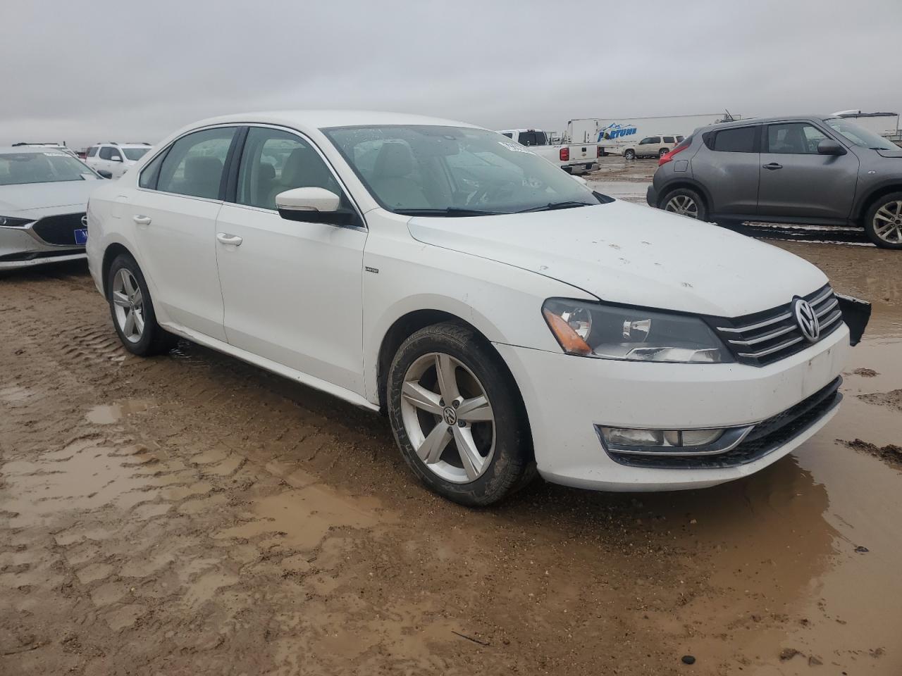 2015 Volkswagen Passat - Image 4