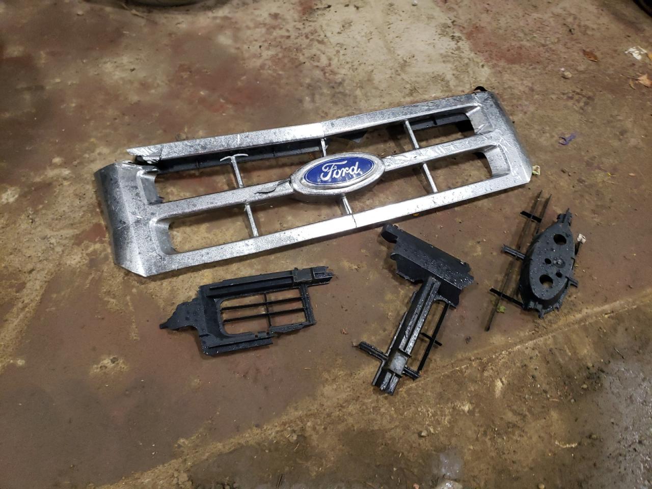 2011 Ford Escape - Image 13
