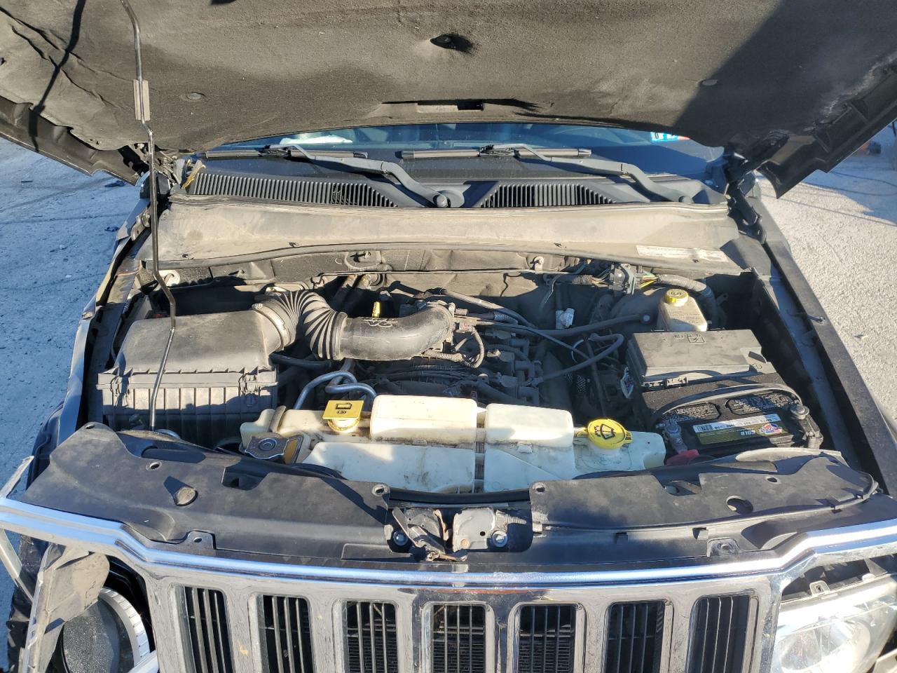2011 Jeep Liberty (North America) - Image 12