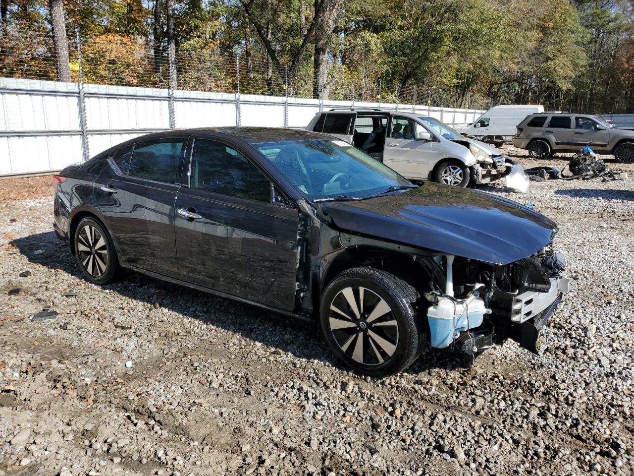 2019 Nissan Altima - Image 4