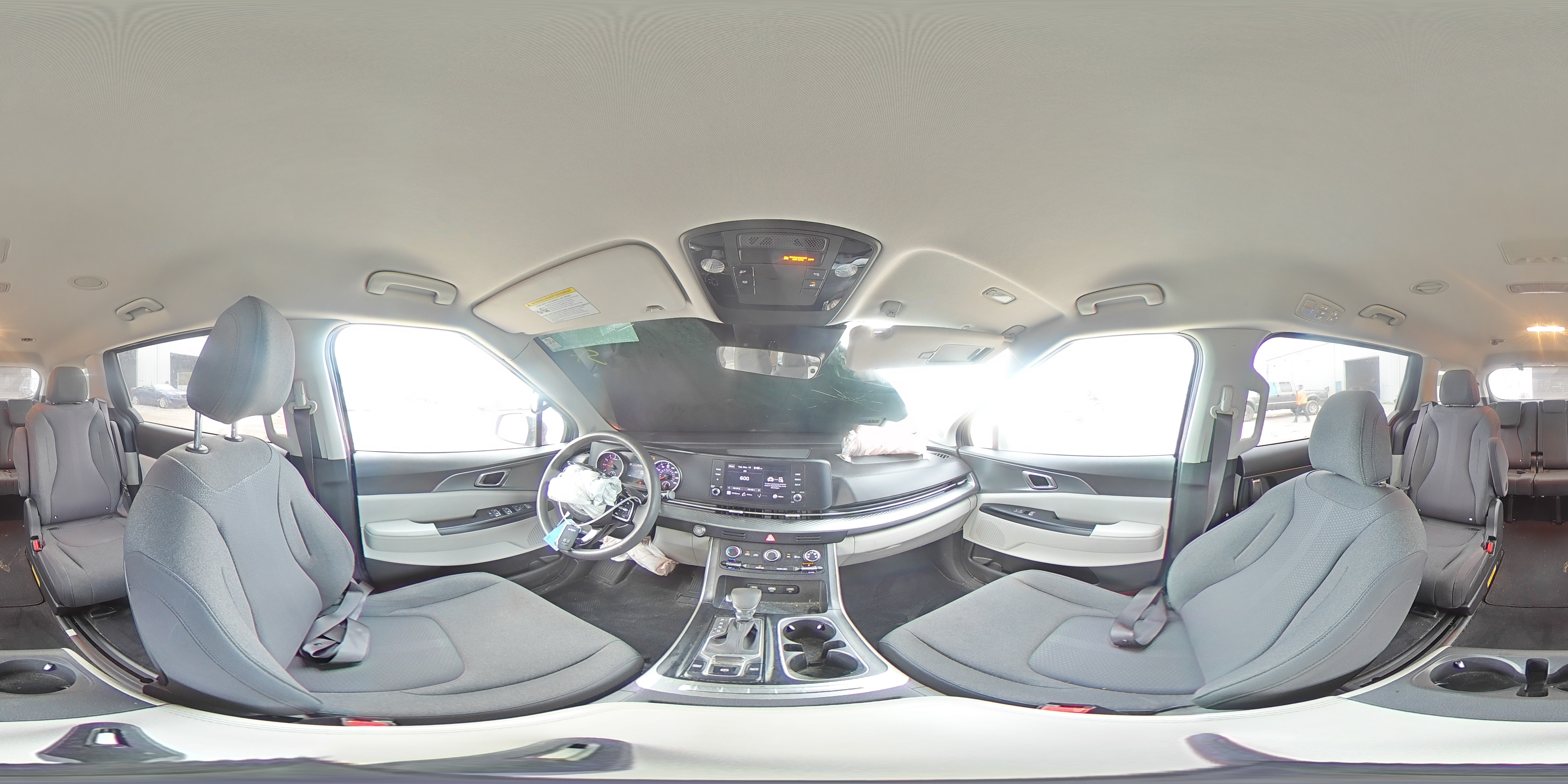 2022 Kia Carnival - Image 16
