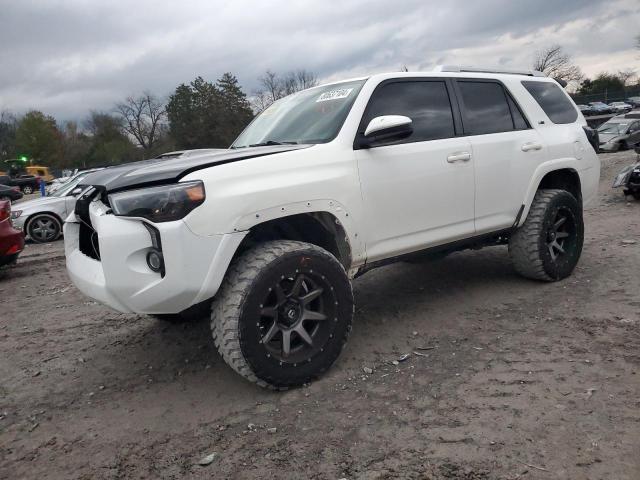 Паркетники TOYOTA 4RUNNER 2016 Белы